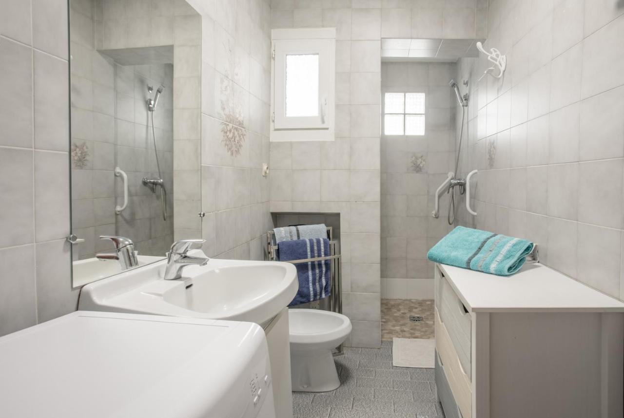 Location La Londe Apartman Kültér fotó