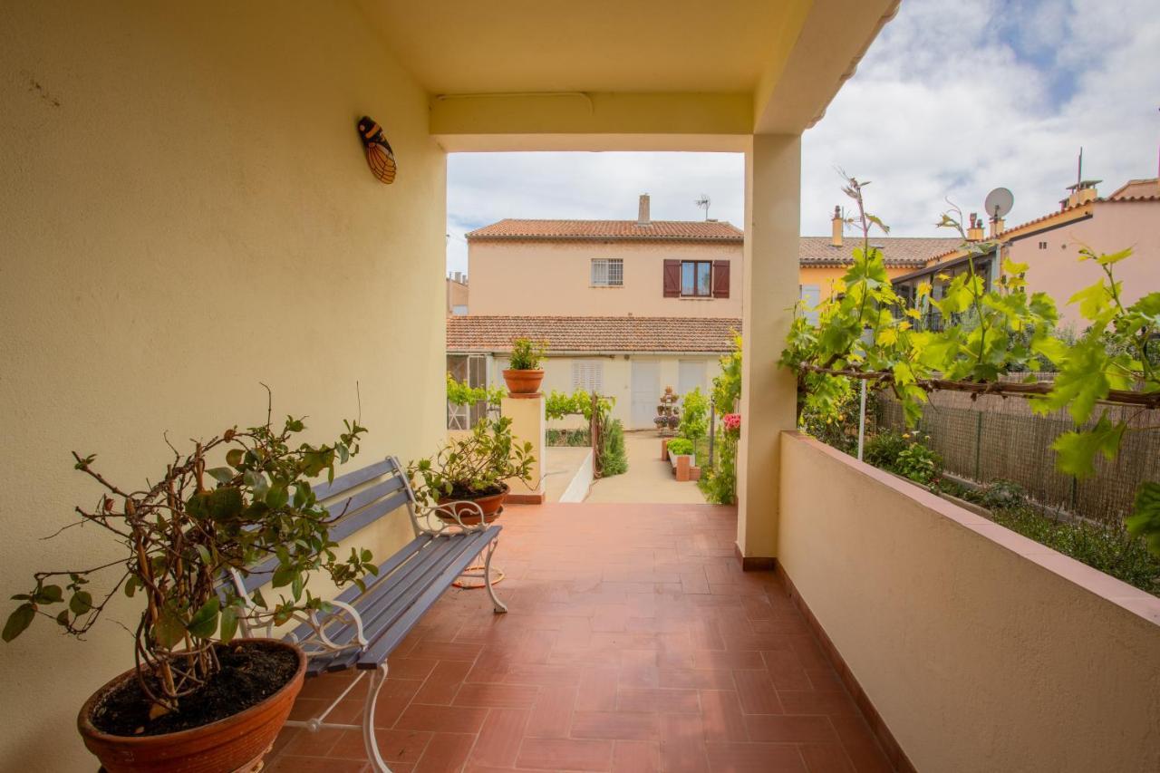 Location La Londe Apartman Kültér fotó